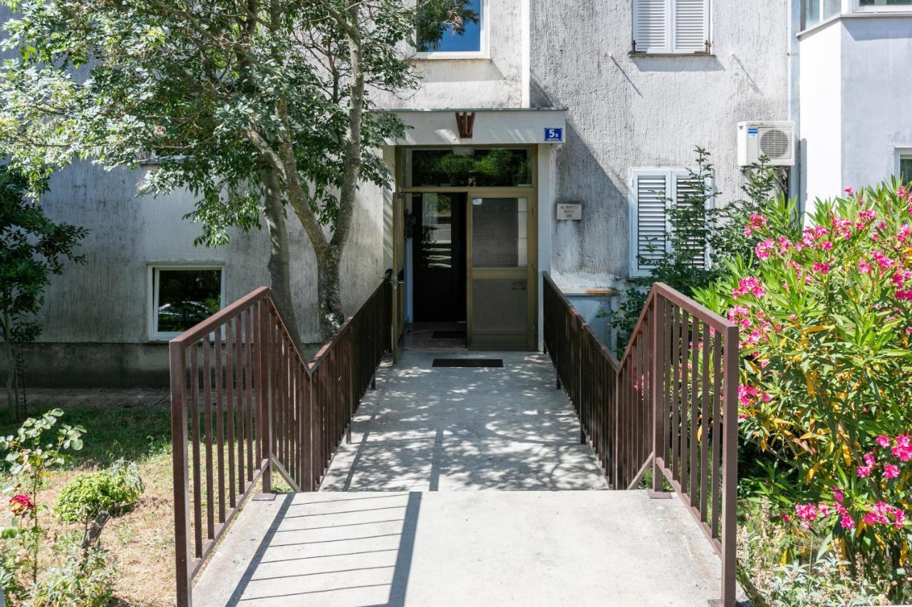 Apartment Pek Криквеница Екстериор снимка