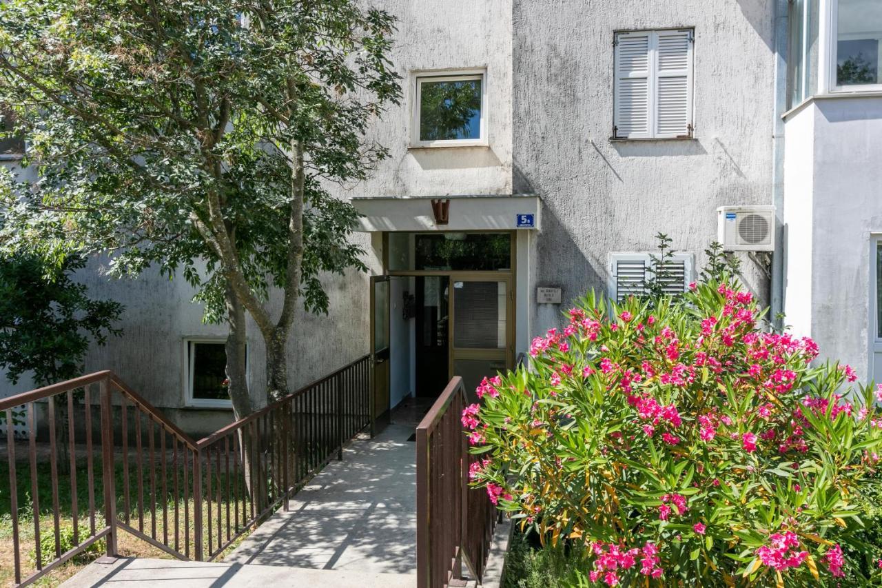 Apartment Pek Криквеница Екстериор снимка
